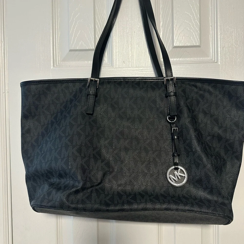 Michael Kors Black Signature Tote - Picture 1 of 9